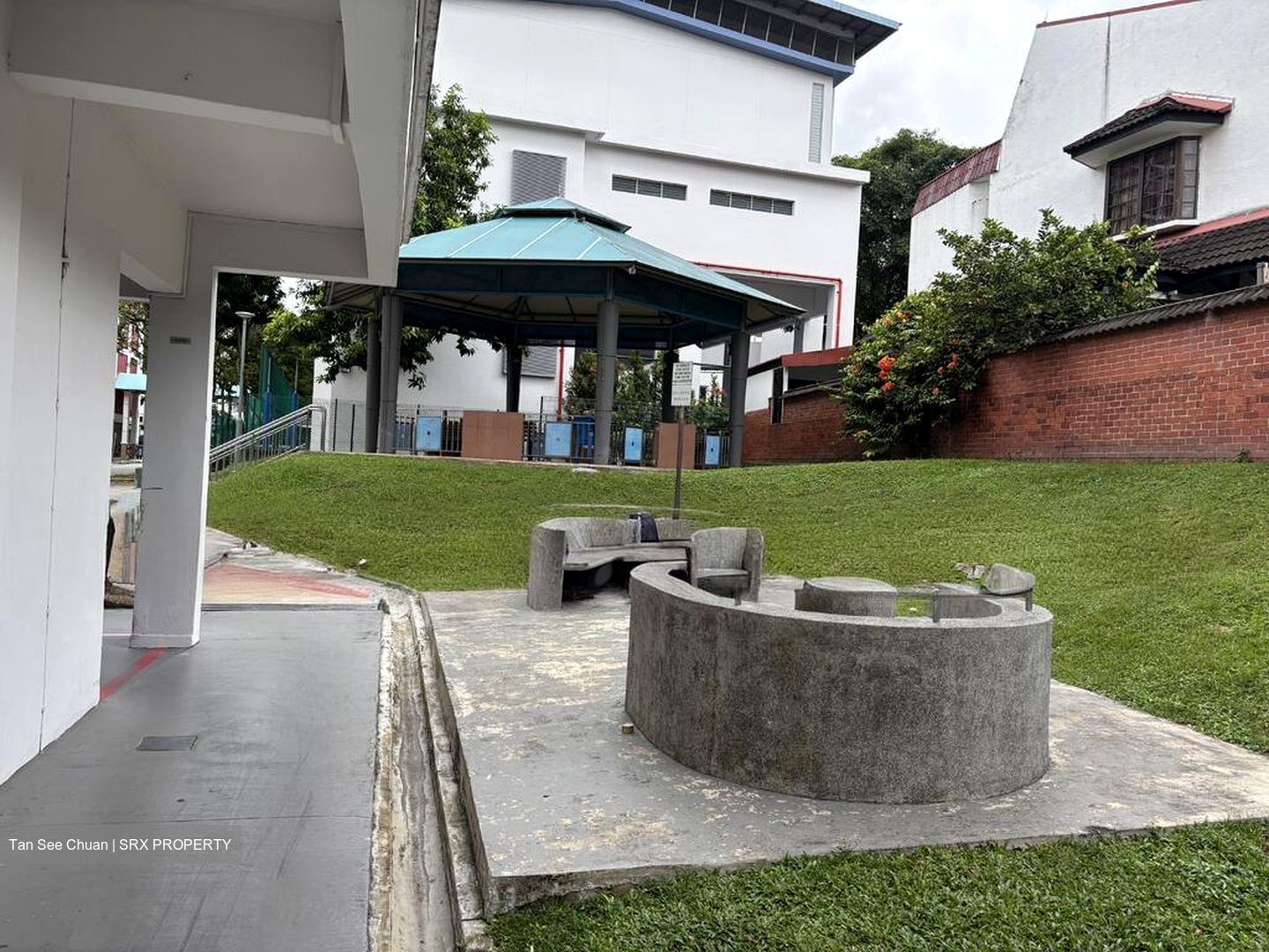 Hougang Avenue 3 (D19), Shop House #526294891